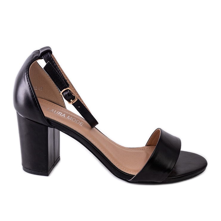 Schwarze Sandaletten mit hohen Absätzen von Asgha