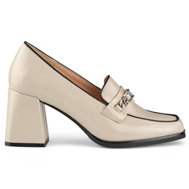 Beige elegante Lackschuhe mit hohen Absätzen