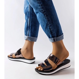 Damen-Slipper aus schwarzem Leder mit dicker Sohle