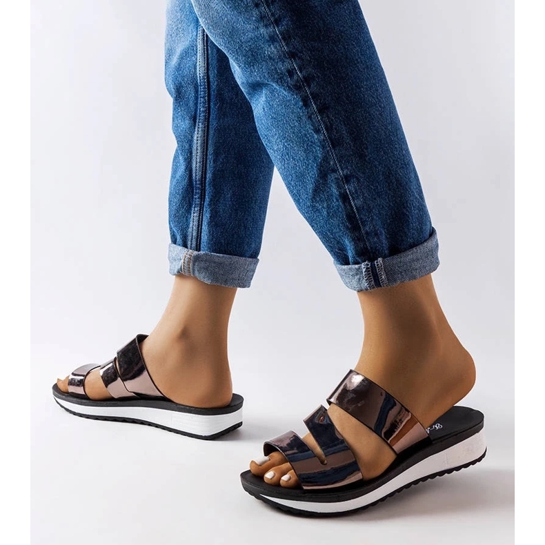 Damen-Slipper aus schwarzem Leder mit dicker Sohle