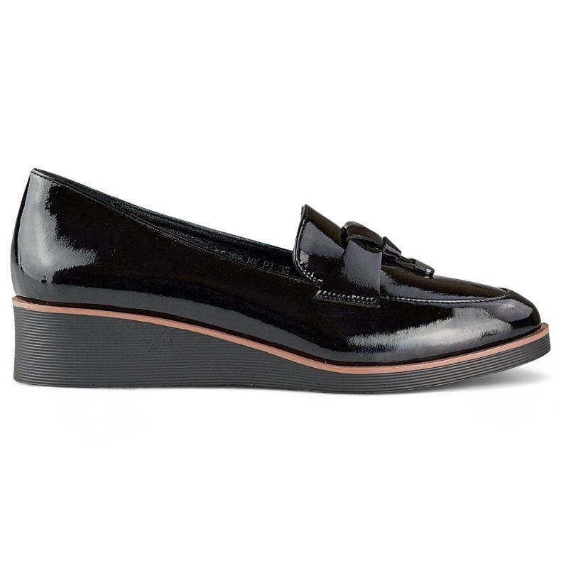 Schwarze Lackpumps mit niedrigem Keilabsatz