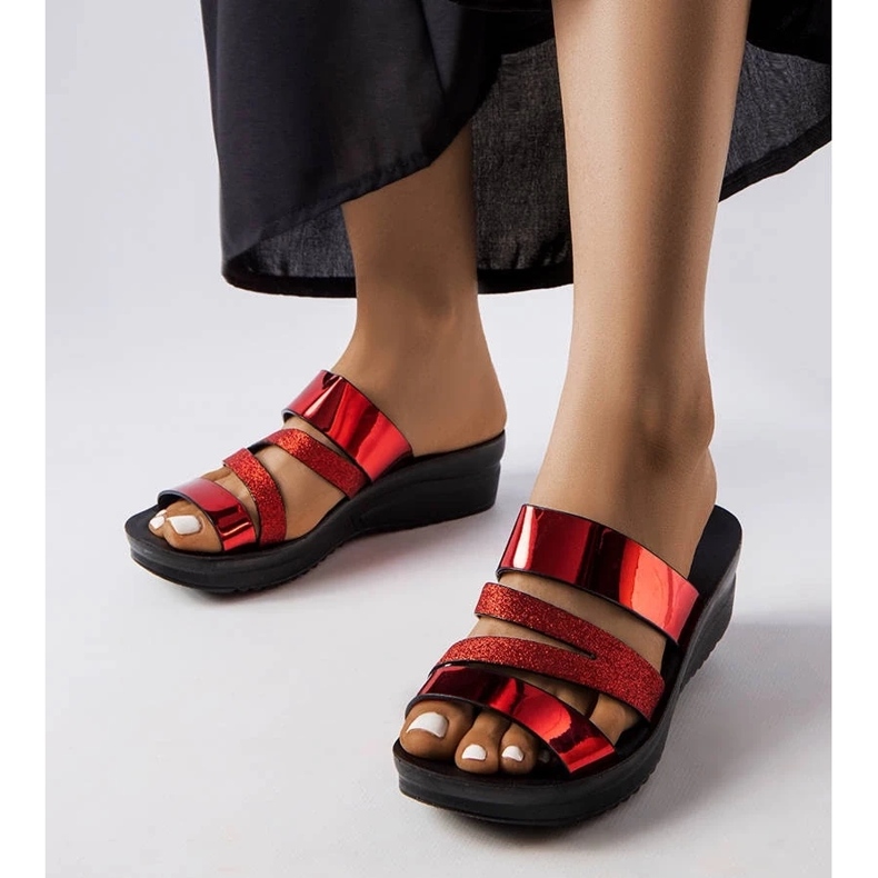 Elegante Pumps mit hohem Absatz aus Lackleder schwarz