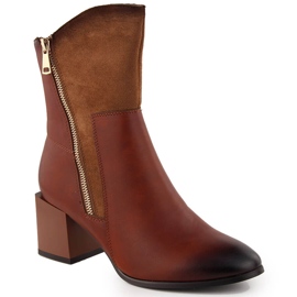 Isolierte braune Damen-Stiefeletten mit hohen Absätzen Jezzi ASA217-9