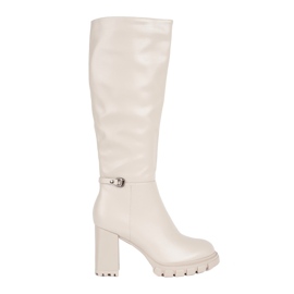 Klassische beige Stiefel mit hohen Absätzen