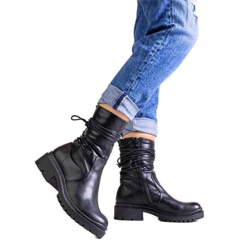 Schwarze Stiefeletten aus Sahera-Öko-Leder