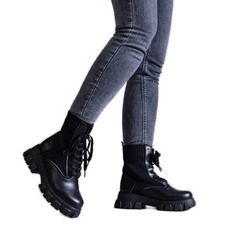 Schwarze Stiefeletten mit flexiblem Obermaterial von Zogba