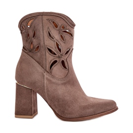 Durchbrochene Wildleder-Stiefeletten Lewski 3629 Dunkelbeige