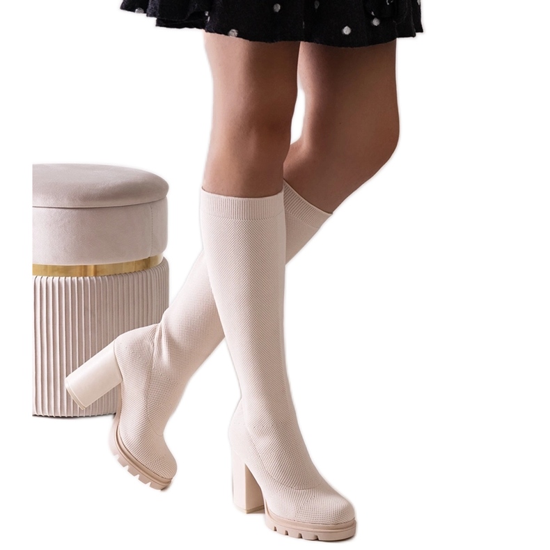 Beige Saria-Slip-on-Stiefel mit hohem Absatz