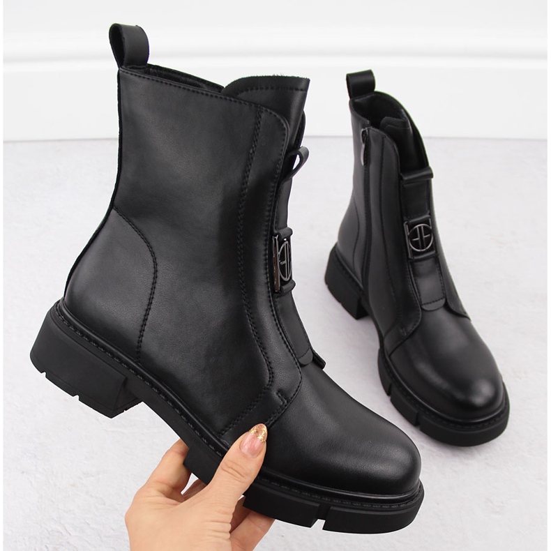 Schwarze Damen-Lederstiefeletten Filippo DBT6524