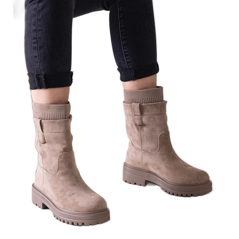 Beigefarbene Slip-On-Stiefeletten mit Ralia-Socke