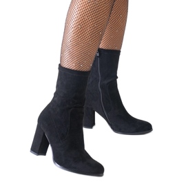 Schwarze, taillierte Stiefeletten mit hohem Absatz aus Öko-Wildleder von Haner