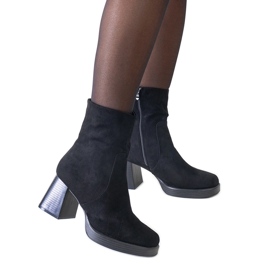 Schwarze Stiefeletten mit quadratischer Spitze, Öko-Wildleder Rumaila