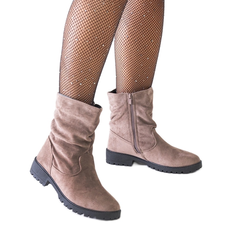 Braune, knitterige Stiefeletten aus Öko-Wildleder Hinda