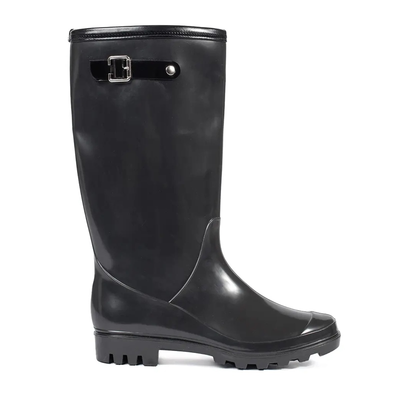 Schwarze, hohe Damen-Gummistiefel aus Lackleder