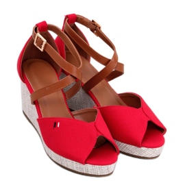 Berna Red Keilsandaletten mit offener Zehenpartie – Inello rot