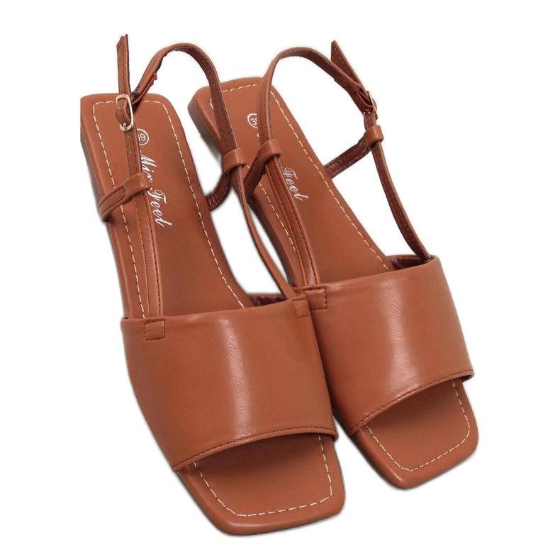 Kamelfarbene Damensandalen braun