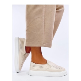 Beigefarbene, durchbrochene Slip-On-Sneaker