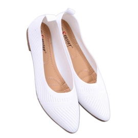 Weiße gewebte Ballerinas