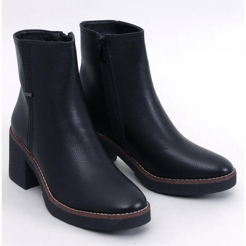 Tamika Schwarze Gummi-Stiefeletten mit hohen Absätzen – Inello