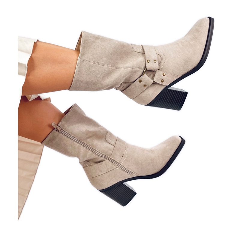 Beigefarbene Cowboystiefel aus Wildleder