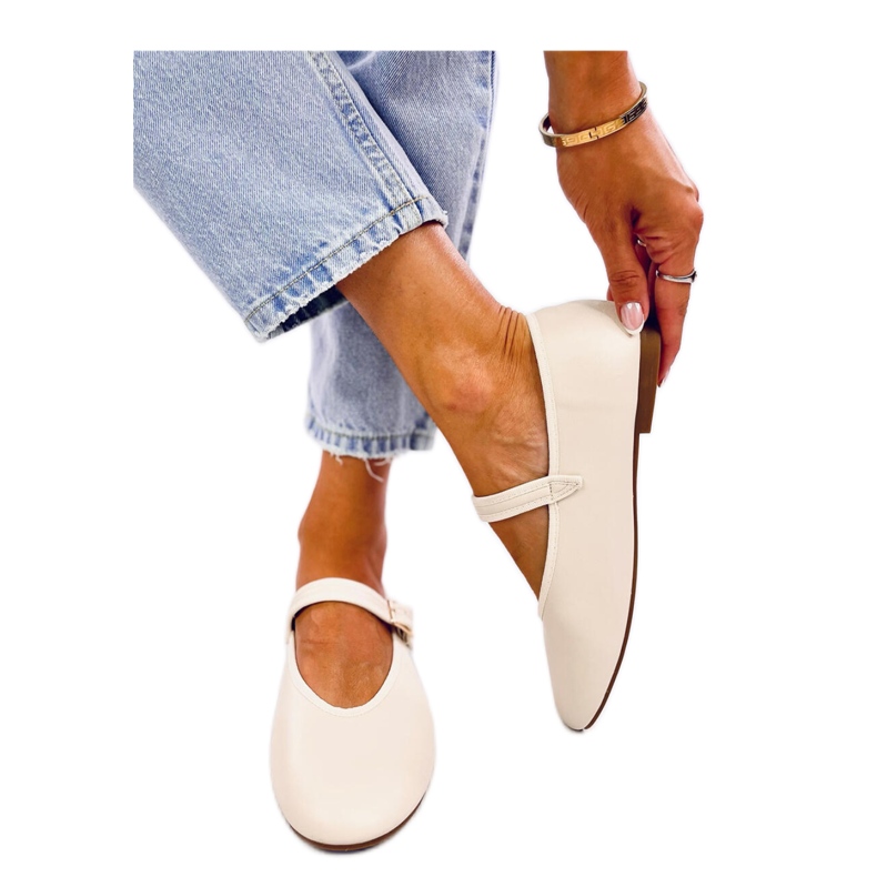 Beige Riemchenballerinas