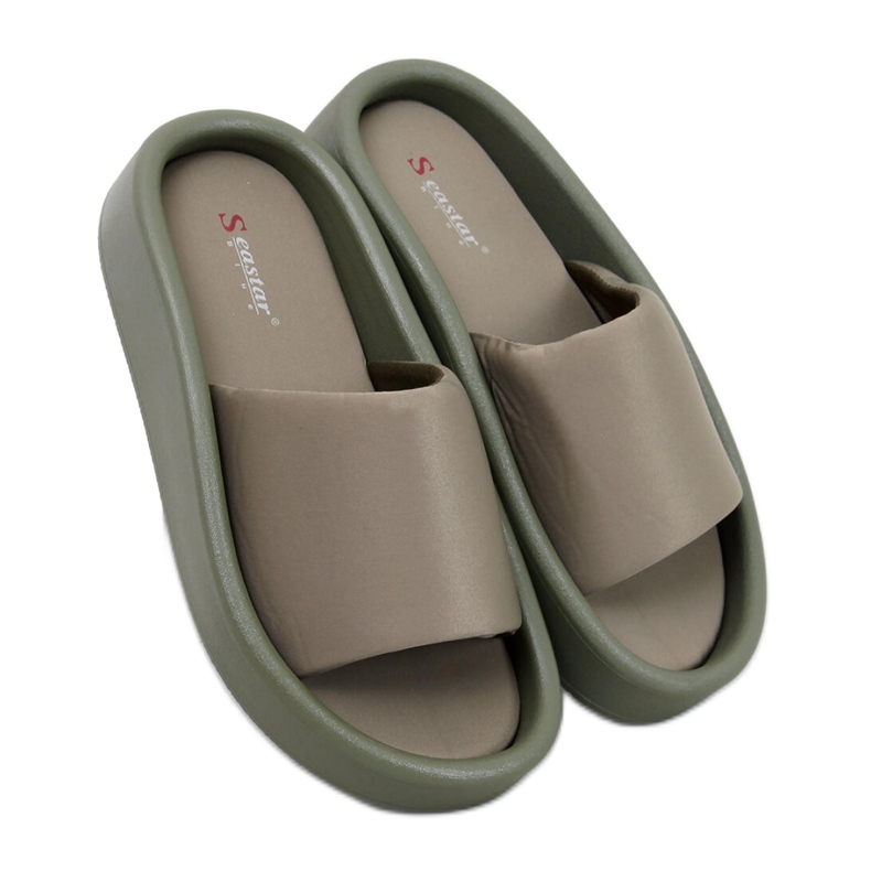 Weiche Damensandale von Fontes Oliver – Inello grün