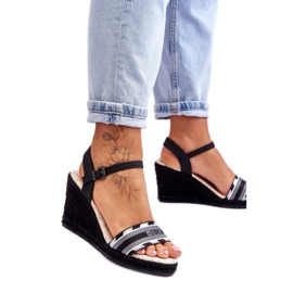 Step in style Sandalen Modell Big Star LL274877 Schwarz – Treten Sie ein mit Stil