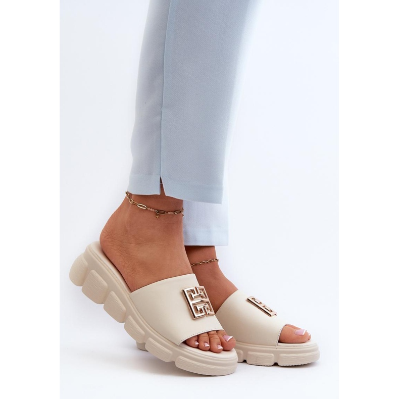 Step in style Sandalen-zehenstegsandalen Modell Vinceza 41444 Beige – Treten Sie ein mit Stil