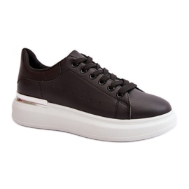 Damen-Sneaker auf der schwarzen Plattform