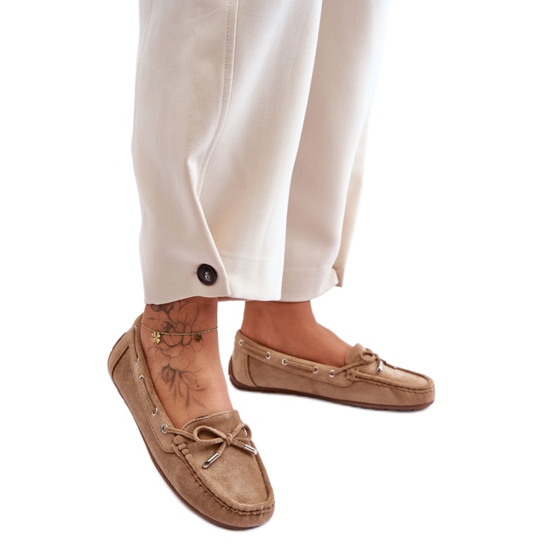 Braune Damenmokassins mit Schleife