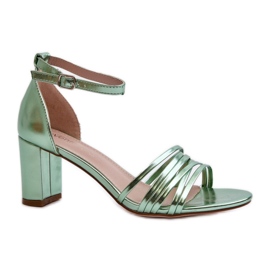 Grüne Riemchensandalen mit hohem Absatz