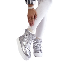 Silberne Damen-Schneestiefel mit Schnürung und Plateausohle grau