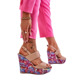 Beige Damen-Keilsandalen