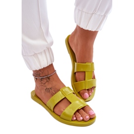 Vegane Damenhausschuhe von ZAXY grün