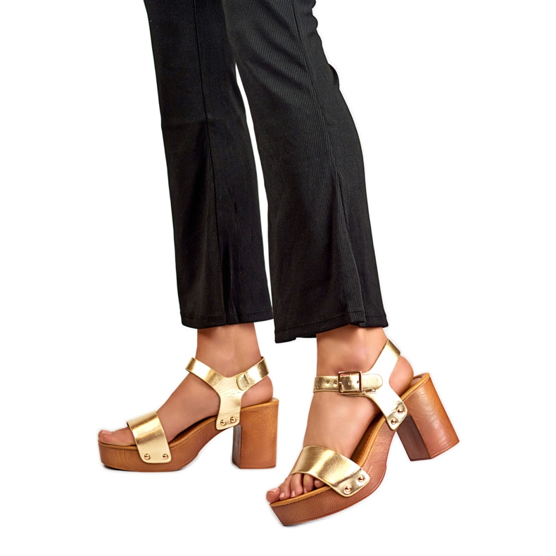 Modell 3993GO Goldene Sandalen
