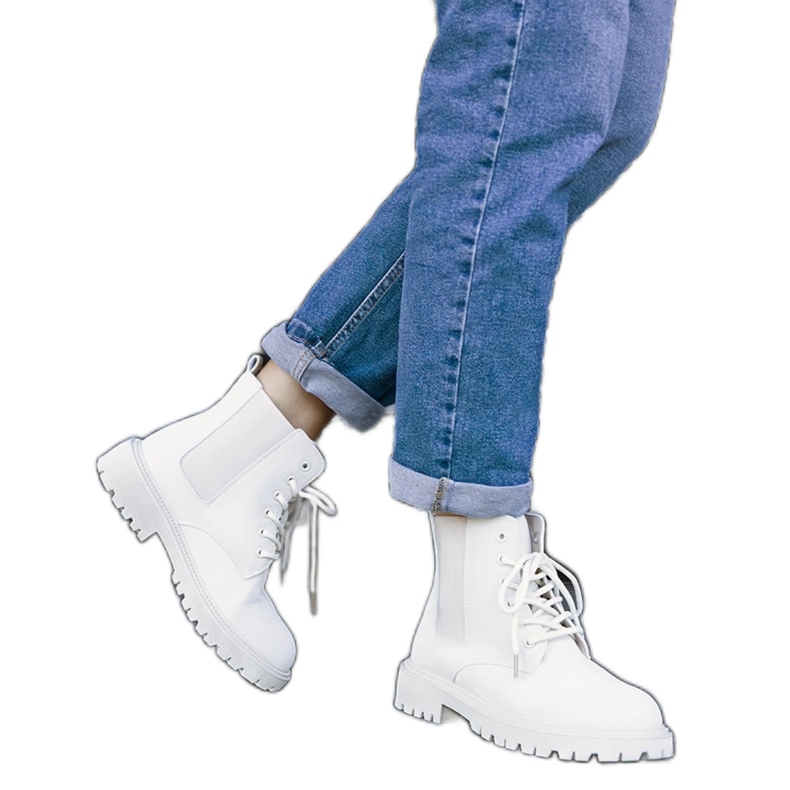 Hellbeige isolierte Stiefeletten von Brayna