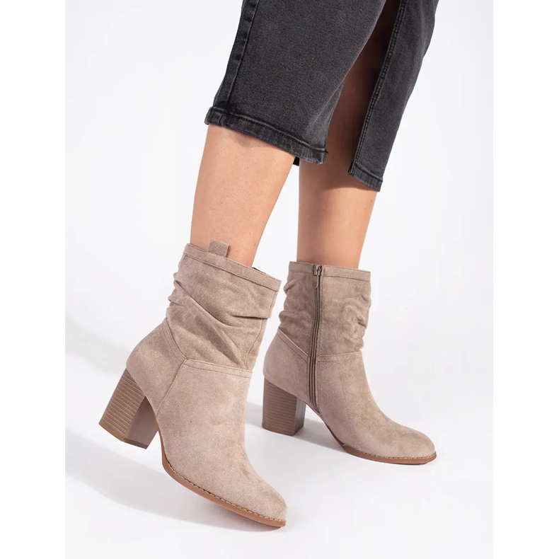 Damen-Stiefeletten aus beigem Wildleder