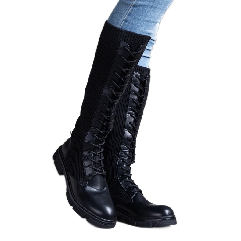 Schwarze Slip-On-Stiefel mit flexiblem Obermaterial von Veradi