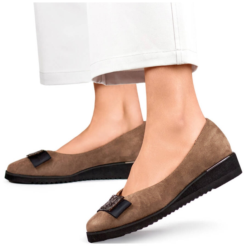 Damen-Wildlederkeilschuhe mit taupefarbener Verzierung GD-FL766T beige