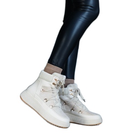 Hellbeige Stiefeletten mit dickerer Sohle, Rosemarie