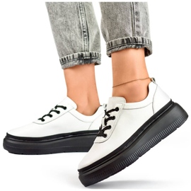 Goodin Damen-Ledersneaker mit schwarzer Plateausohle, weiß GD-XF-120A-W