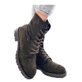 Grüne Schnürarbeiter