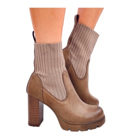 Khakifarbene Stiefeletten mit Absatz braun