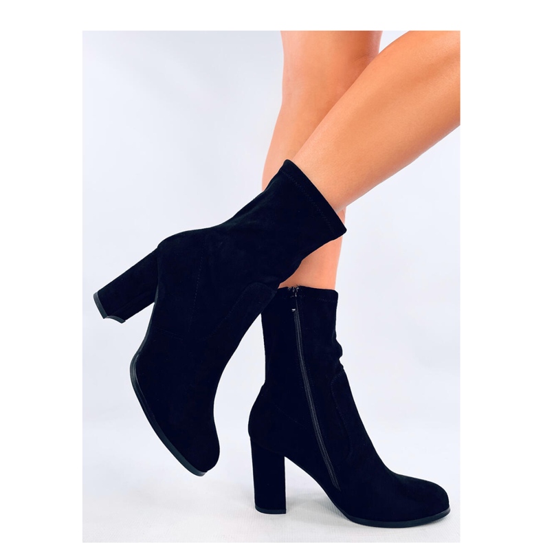 Poulter Stiefeletten aus schwarzem Wildleder – Inello