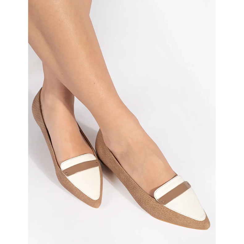 Beige-weiße Damenballerinas mit spitzer Spitze