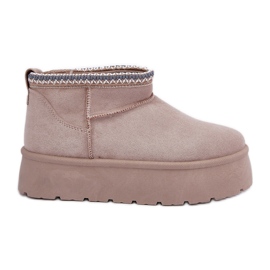 Hellbeige Schneestiefel auf Plateau mit dekorativer Stickerei