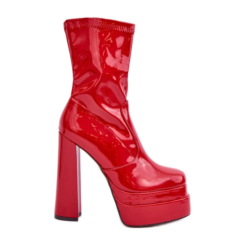 Rote Lackstiefeletten auf Plateau und hohem Absatz von Lotisha