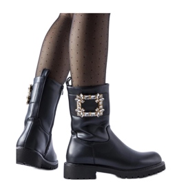 Schwarze Stiefeletten verziert mit Wagner-Solea-Zirkonen