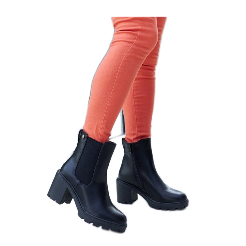 Schwarze isolierte klassische Stiefeletten von Caio - Solea