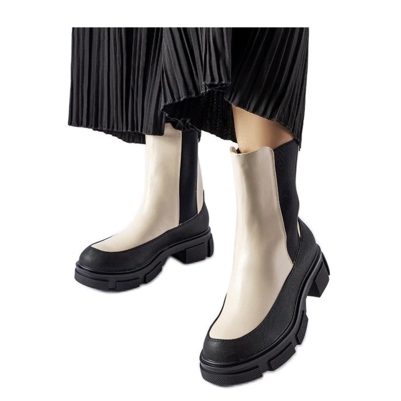 Beige-schwarze Slip-on-Stiefeletten von Faisal - Solea